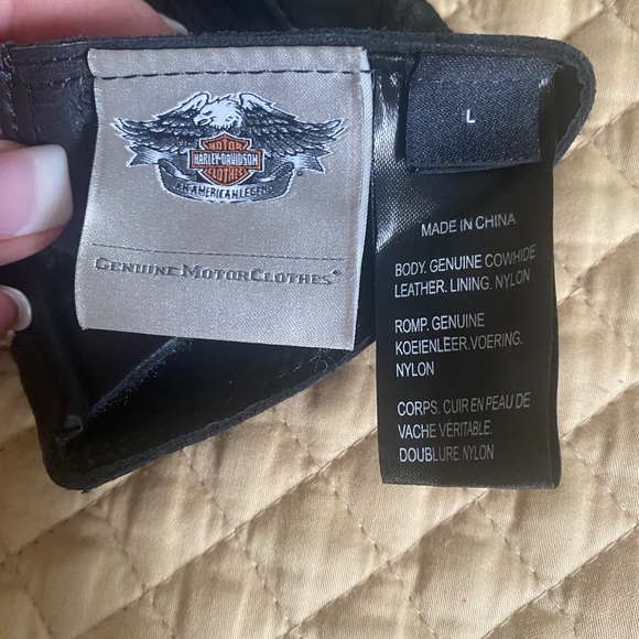 Harley-Davidson® Women's Skull Full-Finger Black Leather Gloves 98381-10VW - Picture 4 of 4